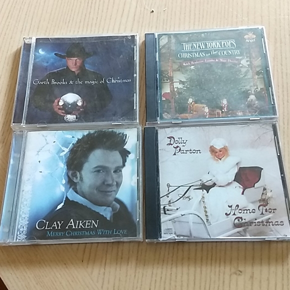 Four Christmas CDs very good condition - Picture 1 of 1